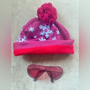 SKI SKATE Winter 2 layer SnowflakesBeanie Hat knit Red and Raspberry Outside